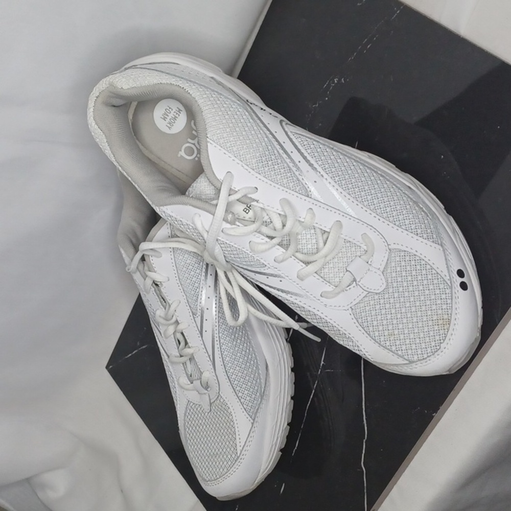 WS13-Buy 2prs🥿/$15.00 - Women's Ryka White Women's  Sneakers - sz 9 Medium